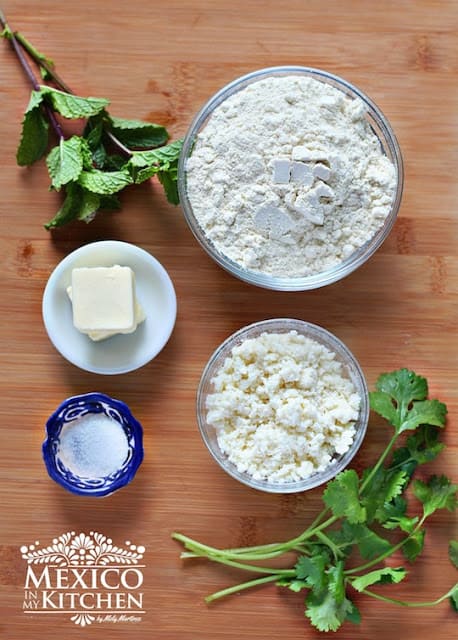Bocoles, corn masa cakes recipe | Ingredients